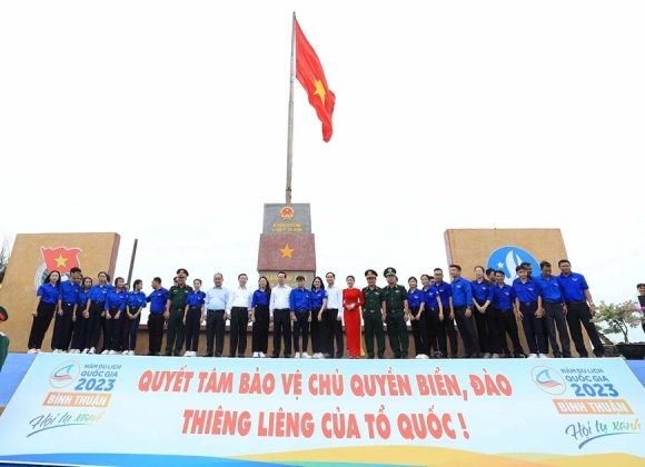 8 min 30 580x420 - Chủ tịch nước Võ Văn Thưởng thăm huyện Phú Quý ở Bình Thuận