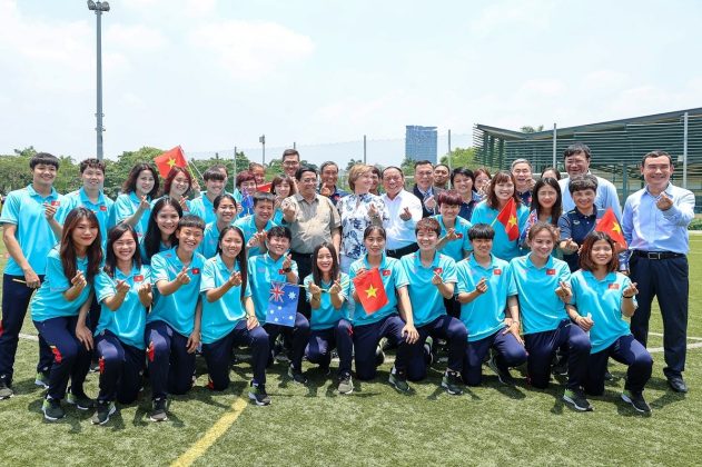 Chụp h&igrave;nh lưu niệm