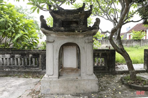 Điểm nổi bật tại nh&agrave; thờ Nguyễn Huy O&aacute;nh v&agrave; Nguyễn Huy Tự l&agrave; 2 văn bia tiến sỹ của 2 danh nh&acirc;n, được lập lần lượt v&agrave;o năm 1772 v&agrave; 1848. Hai văn bia tiến sỹ c&oacute; mẫu như c&aacute;c văn bia tiến sỹ ở Quốc Tử Gi&aacute;m.