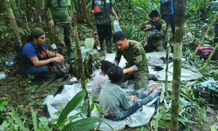 Vụ rơi máy bay này đã cướp đi sinh mạng của 3 người lớn, bao gồm mẹ tụi trẻ, viên phi công và một người lớn khác.