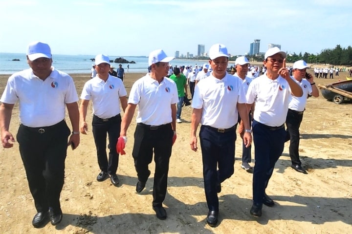 Cac dai bieu tham du le phat dong min - Bộ trưởng Đặng Quốc Khánh nêu 6 giải pháp bảo vệ biển, kêu gọi cả nước chung tay