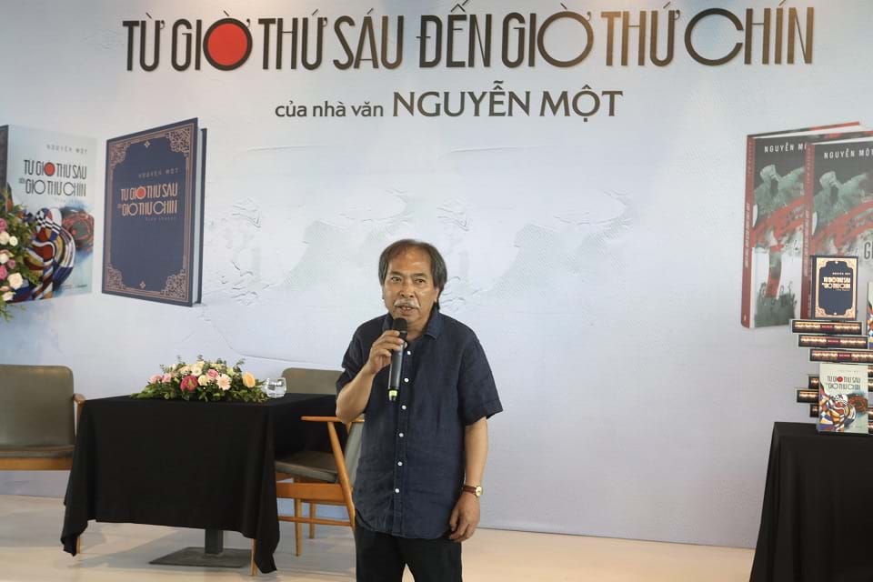 Chủ tịch Hội Nhà văn Việt Nam Nguyễn Quang Thiều chia sẻ tại sự kiện ra mắt sách Từ giờ thứ sáu đến giờ thứ chín.
