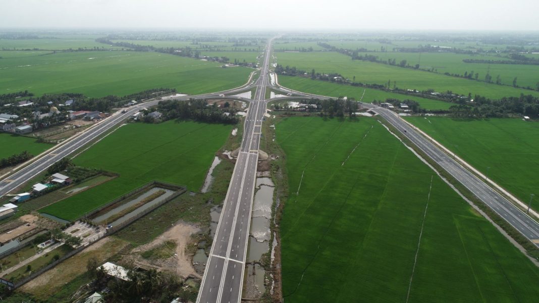 Triển vọng đầu tư xây dựng hạ tầng - phát triển kinh tế đồng bằng sông Cửu Long Triển vọng đầu tư xây dựng hạ tầng - phát triển kinh tế đồng bằng sông Cửu Long