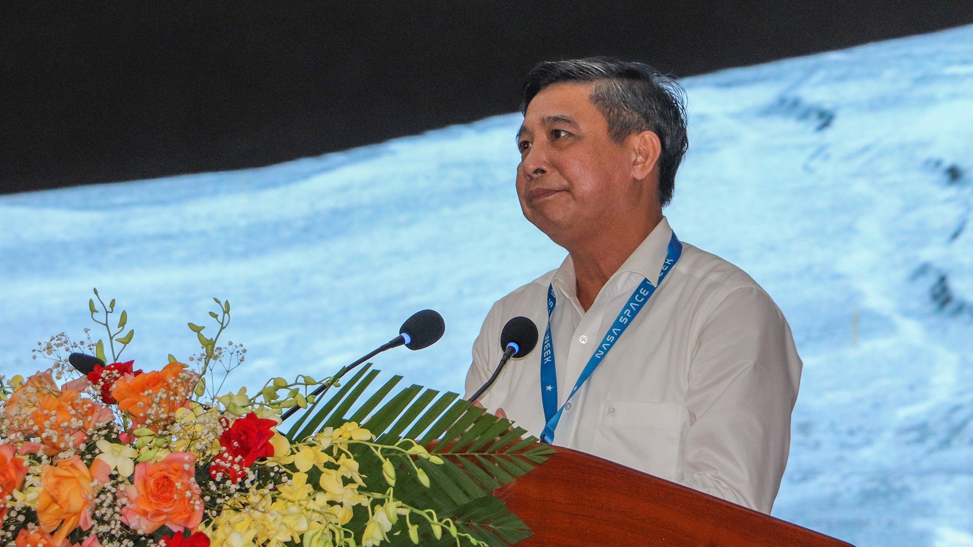 Ong Dong Van Thanh Chu tich UBND tinh Hau Giang min - Cựu phi hành gia NASA giao lưu với giới trẻ Hậu Giang