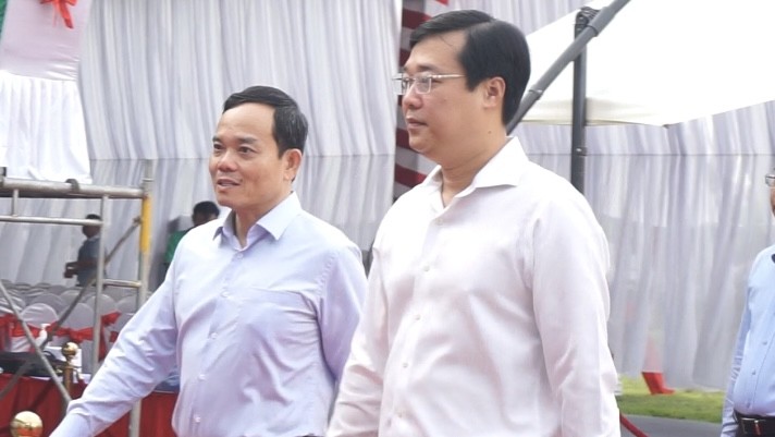 Phó Thủ tướng Chính phủ Trần Lưu Quang cùng Bí thư Tỉnh ủy Đồng Tháp Lê Quốc Phong
