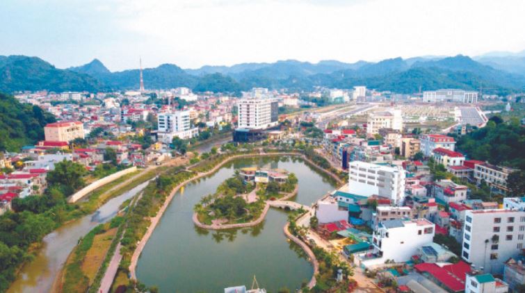 Sơn La là tỉnh rộng nhất miền Bắc, lớn thứ ba ở Việt Nam.
