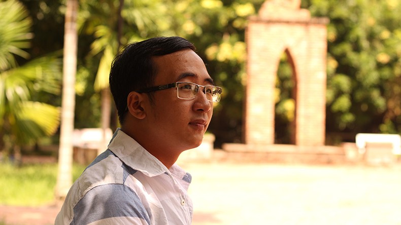Tac gia Le Quang Trang - Giới thiệu tập tản văn “Những hạt bùn vạn dặm”