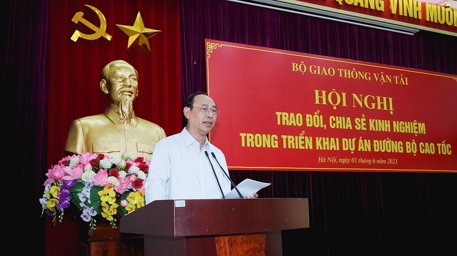 Thu truong Bo GTVT Le Dinh Tho min - Sau gần 20 năm mới có 1.163km đường cao tốc đưa vào khai thác
