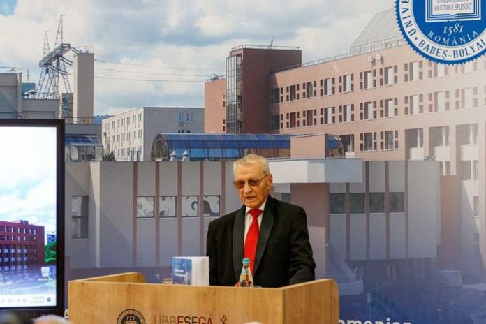 Giới thiệu cuốn sách 'Việt Nam diệu kỳ' tại Romania Giới thiệu cuốn sách 'Việt Nam diệu kỳ' tại Romania