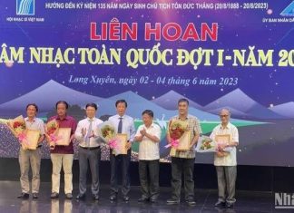 Bế mạc Liên hoan Âm nhạc toàn quốc đợt I Bế mạc Liên hoan Âm nhạc toàn quốc đợt I