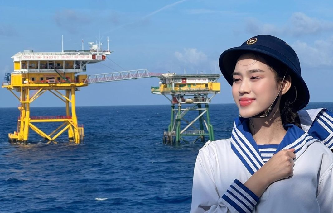 Trường Sa linh thiêng và tự hào trong trái tim hoa hậu Việt Nam Trường Sa linh thiêng và tự hào trong trái tim hoa hậu Việt Nam