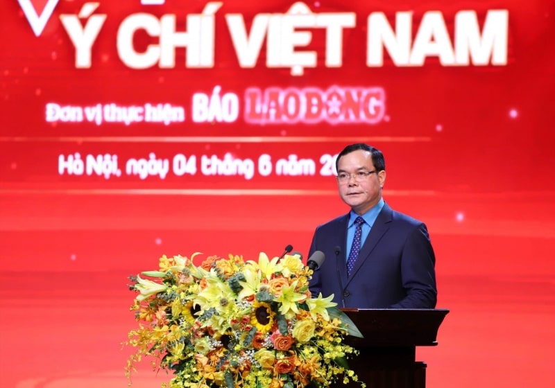 Ủy viên Trung ương Đảng, Chủ tịch Tổng Liên đoàn Lao động Việt Nam Nguyễn Đình Khang phát biểu tại chương trình