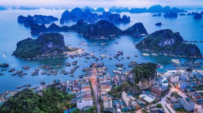 Khu kinh tế Vân Đồn - mũi đột phá trong chiến lược phát triển kinh tế-xã hội của Quảng Ninh Khu kinh tế Vân Đồn - mũi đột phá trong chiến lược phát triển kinh tế-xã hội của Quảng Ninh