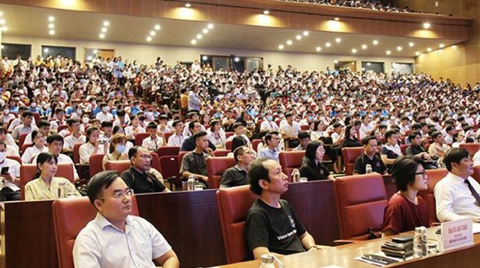 Hơn 1.100 HSSV trong và ngoài tỉnh Bình Định dự lễ khai mạc Tuần lễ NASA Việt Nam - Bình Định năm 2023 và giao lưu với các phi hành gia NASA