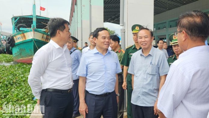 Phó Thủ tướng Trần Lưu Quang làm việc với tỉnh Kiên Giang về chống khai thác IUU