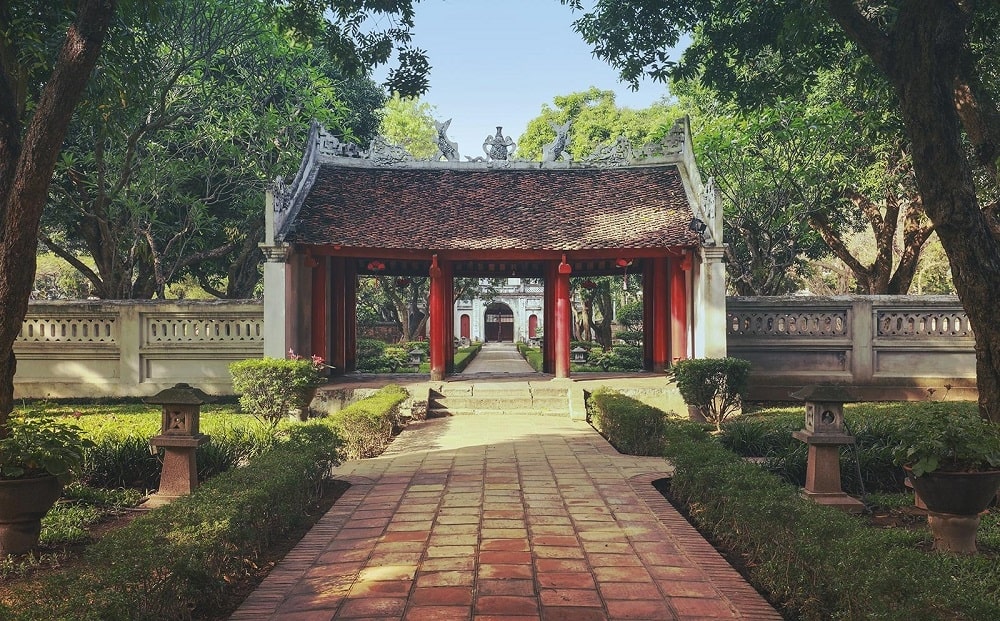 Văn Miếu - Quốc Tử Giám là một trong những điểm đến nổi tiếng nhất tại Hà Nội.