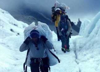 Mùa leo núi chết chóc nhất trên đỉnh Everest