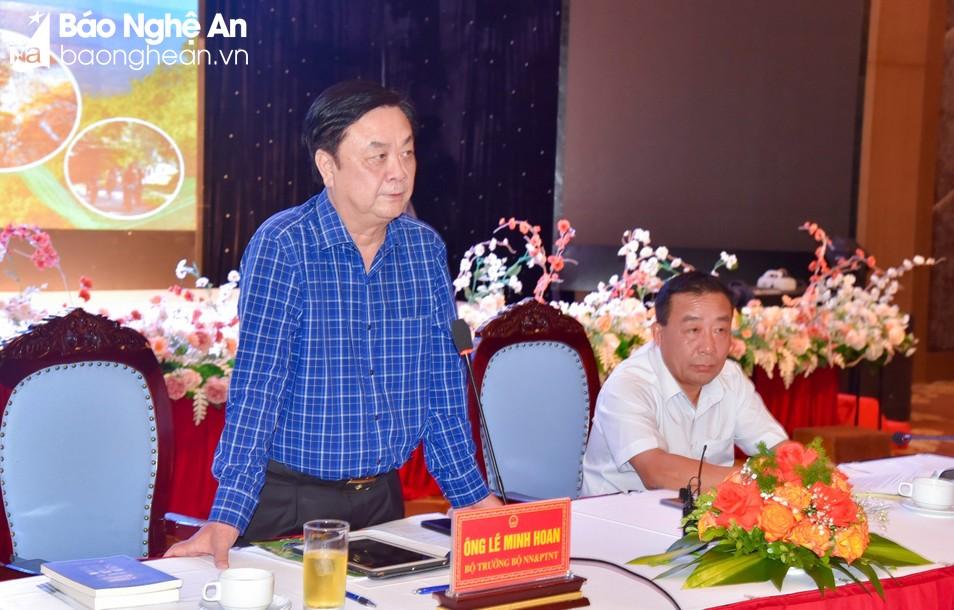 Đồng chí Lê Minh Hoan - Ủy viên Trung ương Đảng, Bộ trưởng Bộ Nông nghiệp và Phát triển nông thôn phát biểu khai mạc buổi tọa đàm.