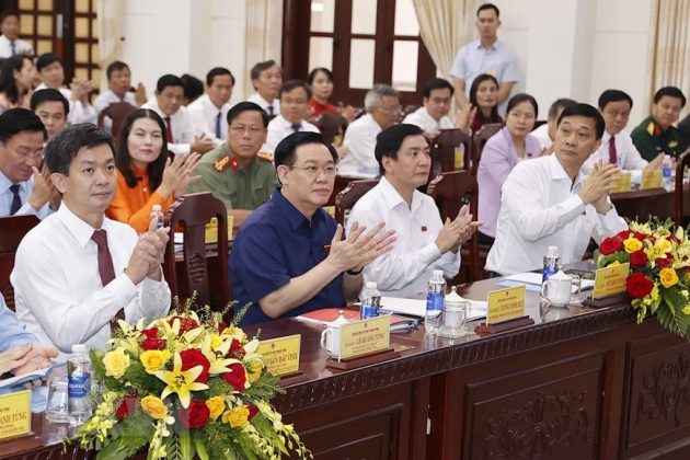 Chủ tịch Quốc hội Vương Đ&igrave;nh Huệ v&agrave; đại biểu dự phi&ecirc;n khai mạc kỳ họp.