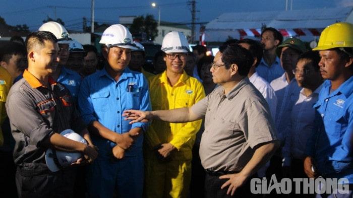 Thủ tướng đề nghị sớm hoàn thành cao tốc Vạn Ninh - Cam Lộ