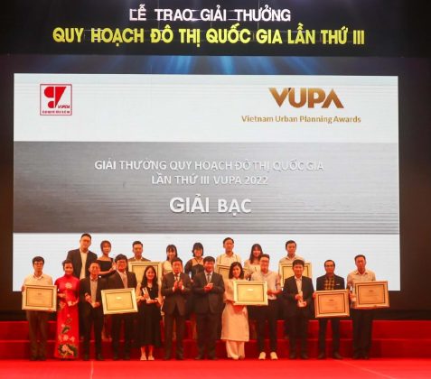 Trao c&aacute;c giải V&agrave;ng, Bạc, Đồng cho c&aacute;c đơn vị đoạt giải. 2