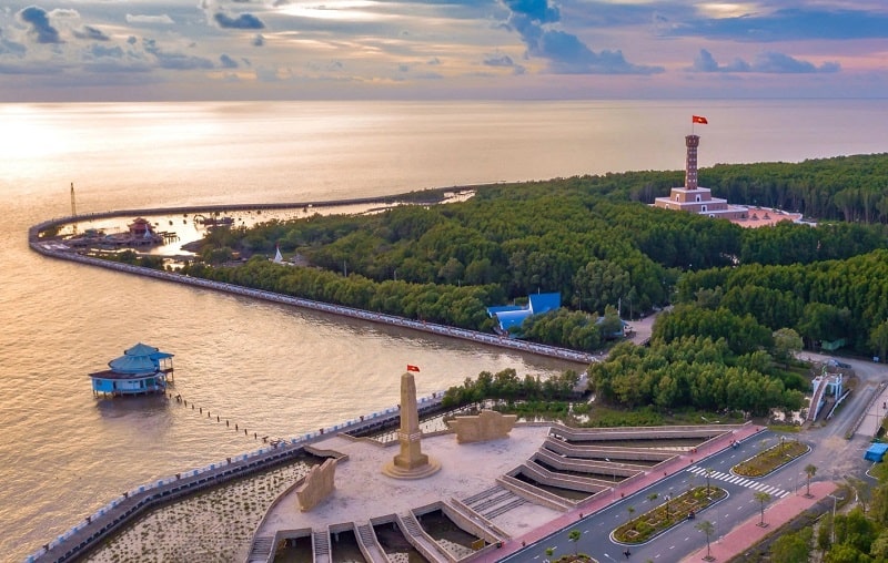 Đường bờ biển Việt Nam đạt hơn 3.260km, trải dài khắp ba miền.