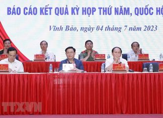 Chủ tịch Quốc hội Vương Đình Huệ tiếp xúc cử tri huyện Vĩnh Bảo