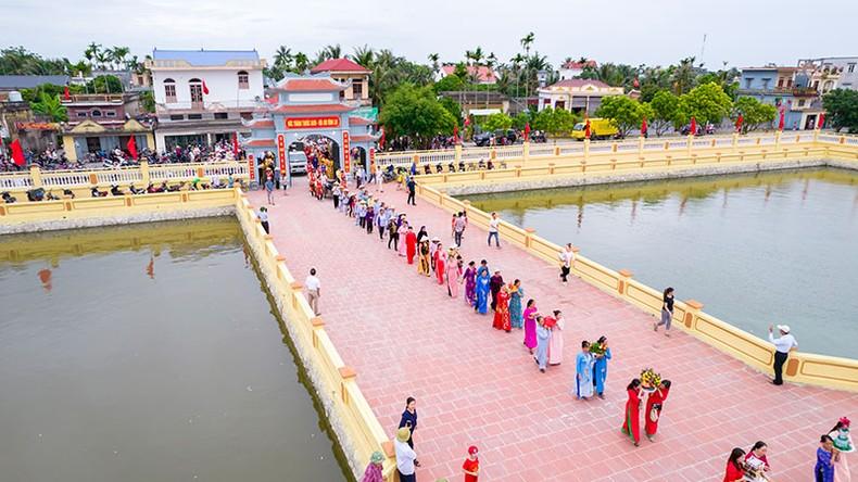 năm 1676, Đào Công Chính biên soạn sách “Bảo sinh Diên thọ toản yếu” theo chỉ dụ của vua Lê Hiển Tông và chúa Trịnh Că