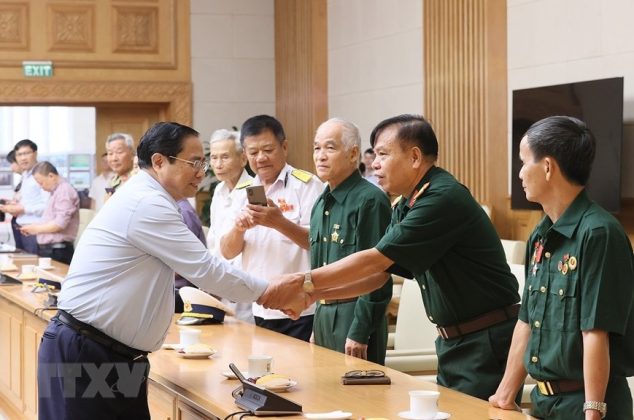 4 min 10 634x420 - Thủ tướng Phạm Minh Chính gặp người có công tiêu biểu tỉnh Nam Định