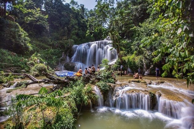 Chi&ecirc;m ngưỡng vẻ đẹp tự nhi&ecirc;n, nguy&ecirc;n sơ của Th&aacute;c Mu ở H&ograve;a B&igrave;nh