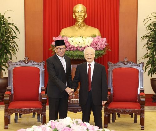 Tổng B&iacute; thư Nguyễn Ph&uacute; Trọng tiếp Thủ tướng Malaysia Anwar Ibrahim thăm ch&iacute;nh thức Việt Nam.