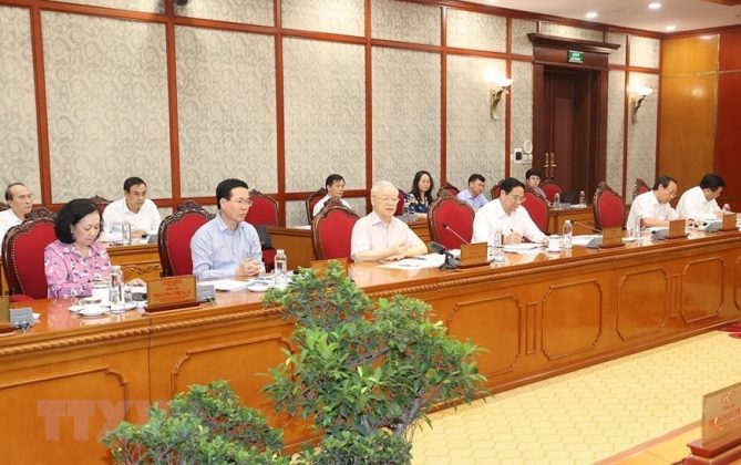 4 min 59 669x420 - Tổng Bí thư Nguyễn Phú Trọng chủ trì cuộc họp Bộ Chính trị, Ban Bí thư