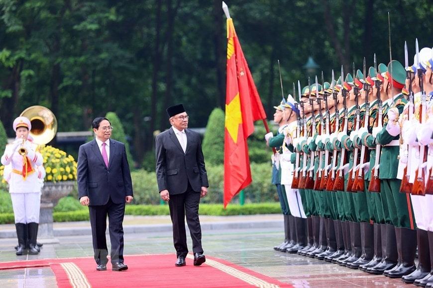 Thủ tướng Phạm Minh Chính chủ trì Lễ đón Thủ tướng Malaysia
