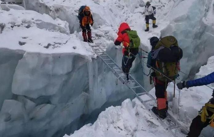 5 min 80 - Vì sao những người bỏ mạng trên đỉnh Everest sẽ phải nằm tại đó mãi mãi?