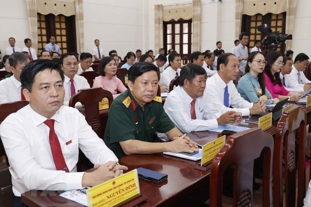 Đại biểu dự phi&ecirc;n khai mạc kỳ họp.