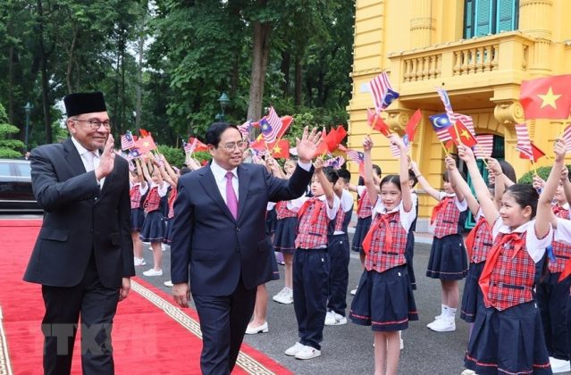 6 min 41 639x420 - Thủ tướng Phạm Minh Chính chủ trì Lễ đón Thủ tướng Malaysia