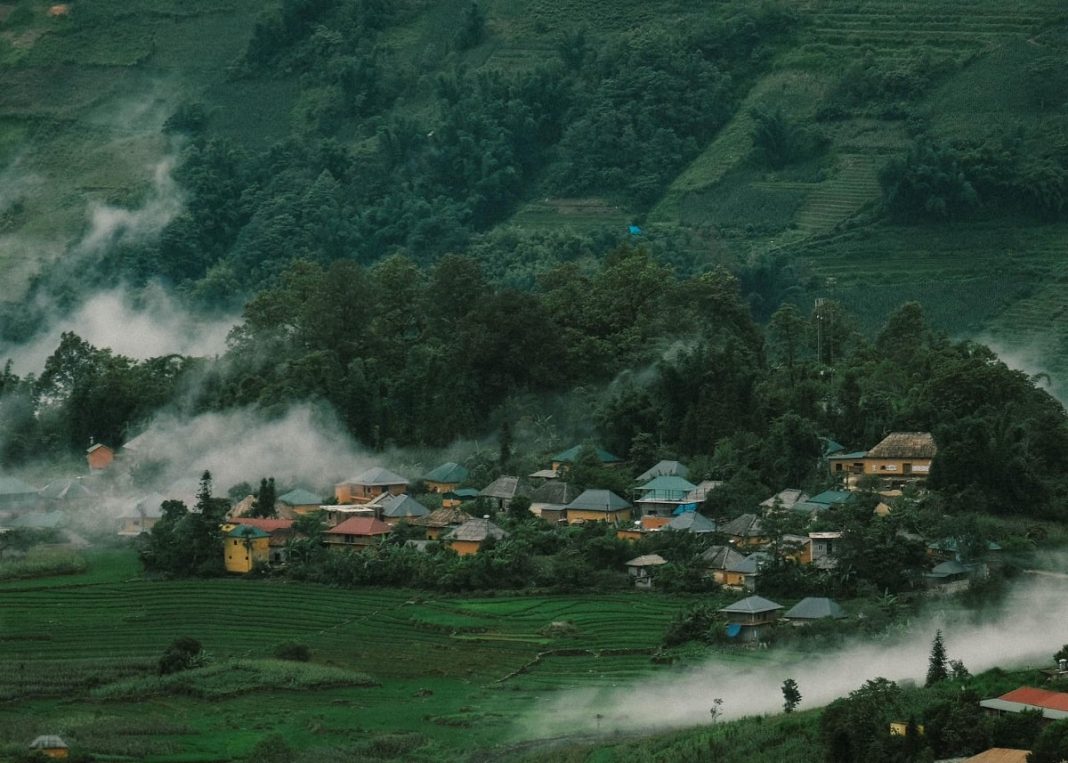 Có một mùa hè xanh mát ở Y Tý, cảnh đẹp ngỡ ngàng như ở trời Âu Có một mùa hè xanh mát ở Y Tý, cảnh đẹp ngỡ ngàng như ở trời Âu