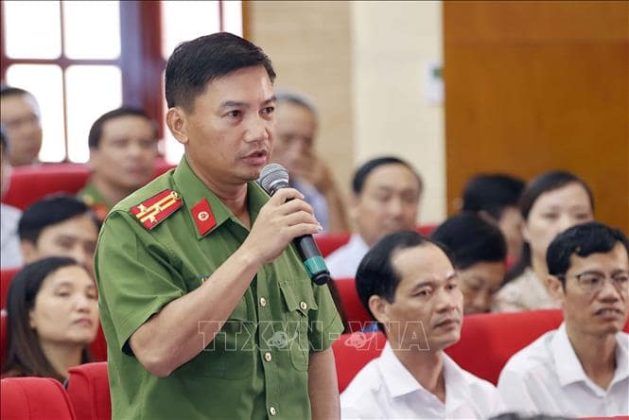 Cử tri Ng&ocirc; Thanh Tuấn ph&aacute;t biểu về c&ocirc;ng t&aacute;c x&acirc;y dựng ph&aacute;p luật, c&ocirc;ng t&aacute;c ph&ograve;ng, ch&aacute;y chữa ch&aacute;y