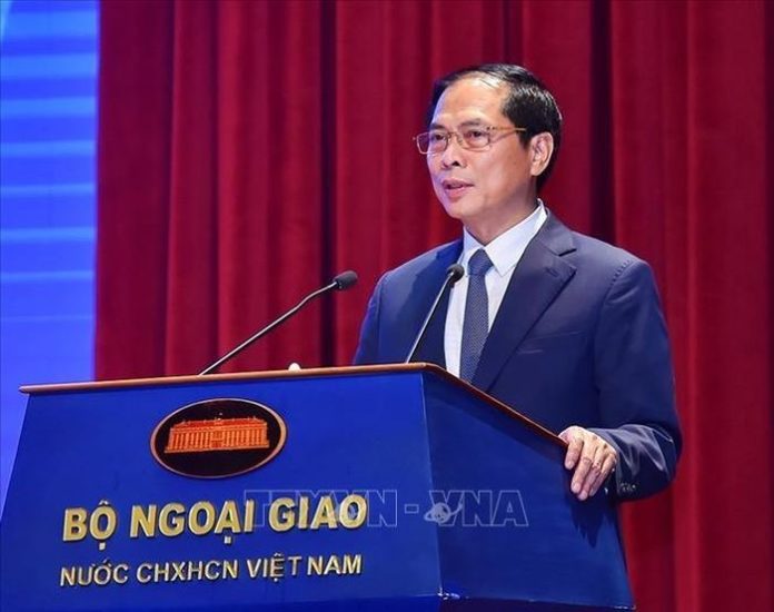 Bộ trưởng Bùi Thanh Sơn: Chuyến thăm của Chủ tịch nước Võ Văn Thưởng tới CH Áo, CH Italy và Tòa thánh Vatican thành công tốt đẹp về mọi mặt Bộ trưởng Bùi Thanh Sơn: Chuyến thăm của Chủ tịch nước Võ Văn Thưởng tới CH Áo, CH Italy và Tòa thánh Vatican thành công tốt đẹp về mọi mặt