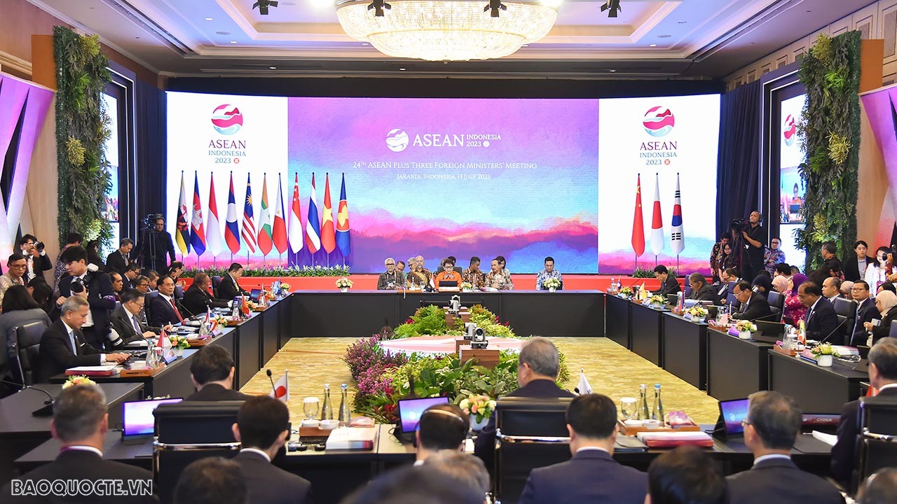 Các Bộ trưởng ASEAN tham dự Hội nghị ASEAN+3 (với Trung Quốc, Nhật Bản và Hàn Quốc).