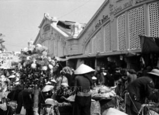Chợ truyền thống Hà Nội – ký ức cũ trong nhịp sống hiện đại. Bài 1: Lát cắt sinh động đời sống văn hóa, xã hội Kẻ Chợ Chợ truyền thống Hà Nội - ký ức cũ trong nhịp sống hiện đại. Bài 1: Lát cắt sinh động đời sống văn hóa, xã hội Kẻ Chợ