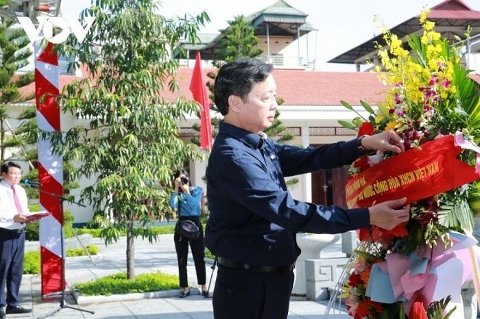 Dâng hương Khu lưu niệm Tổng Bí thư Nguyễn Văn Cừ