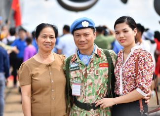 Hành trang đặc biệt của chiến sĩ ‘mũ nồi xanh’ khi đến Nam Sudan Hành trang đặc biệt của chiến sĩ 'mũ nồi xanh' khi đến Nam Sudan