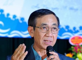 Dạy văn như dạy làm người - Tác giả: Nhà văn Phạm Thành Hưng