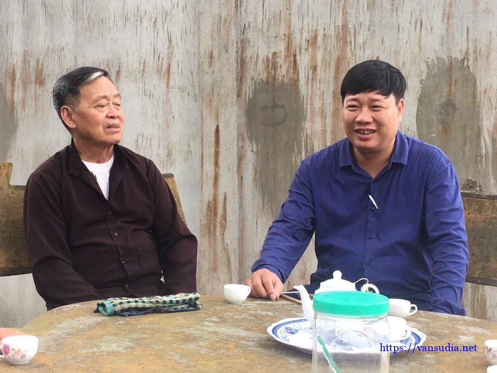 Nha van Phung Van Khai cung doan cong tac tro chuyen voi cu Thu tai chua Co Phap - Một truyền thuyết về Lý Bí - Truyện lịch sử Phùng Văn Khai