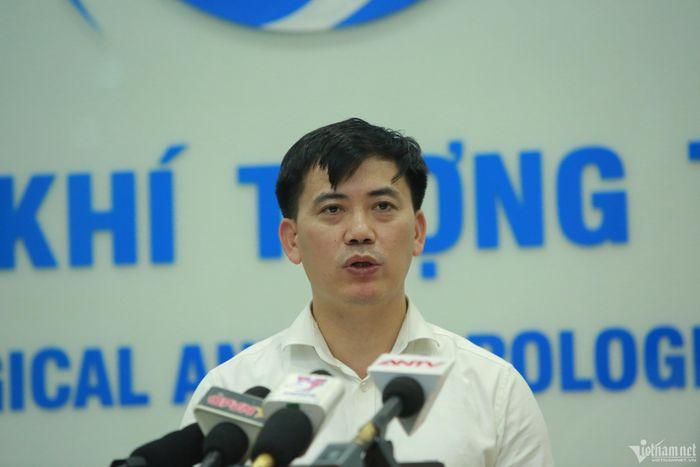 Ong Nguyen Van Huong - Bão Doksuri có thể mạnh tới cấp 16, chuẩn bị vào Biển Đông