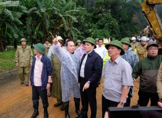 Phó Thủ tướng tới hiện trường sạt lở trên đèo Bảo Lộc, chỉ đạo cứu nạn