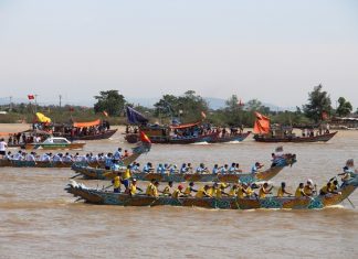 Lễ hội cầu ngư-bơi chải ở Sầm Sơn