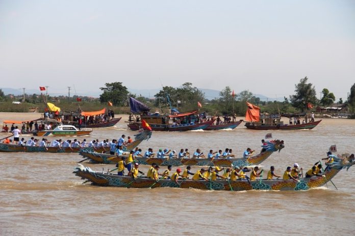 Lễ hội cầu ngư-bơi chải ở Sầm Sơn