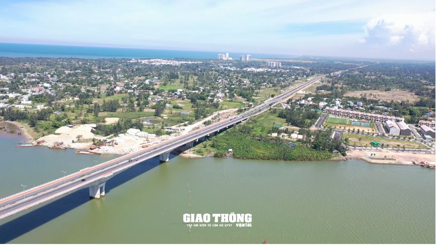 Thống nhất quy hoạch tuyến đường sắt đô thị kết nối hai sân bay Chu Lai - Đà Nẵng